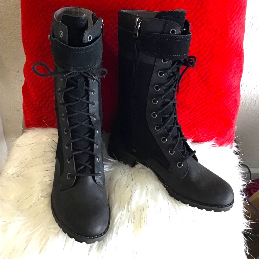 Timberland Tall Combat boots - lace ups
Authentic